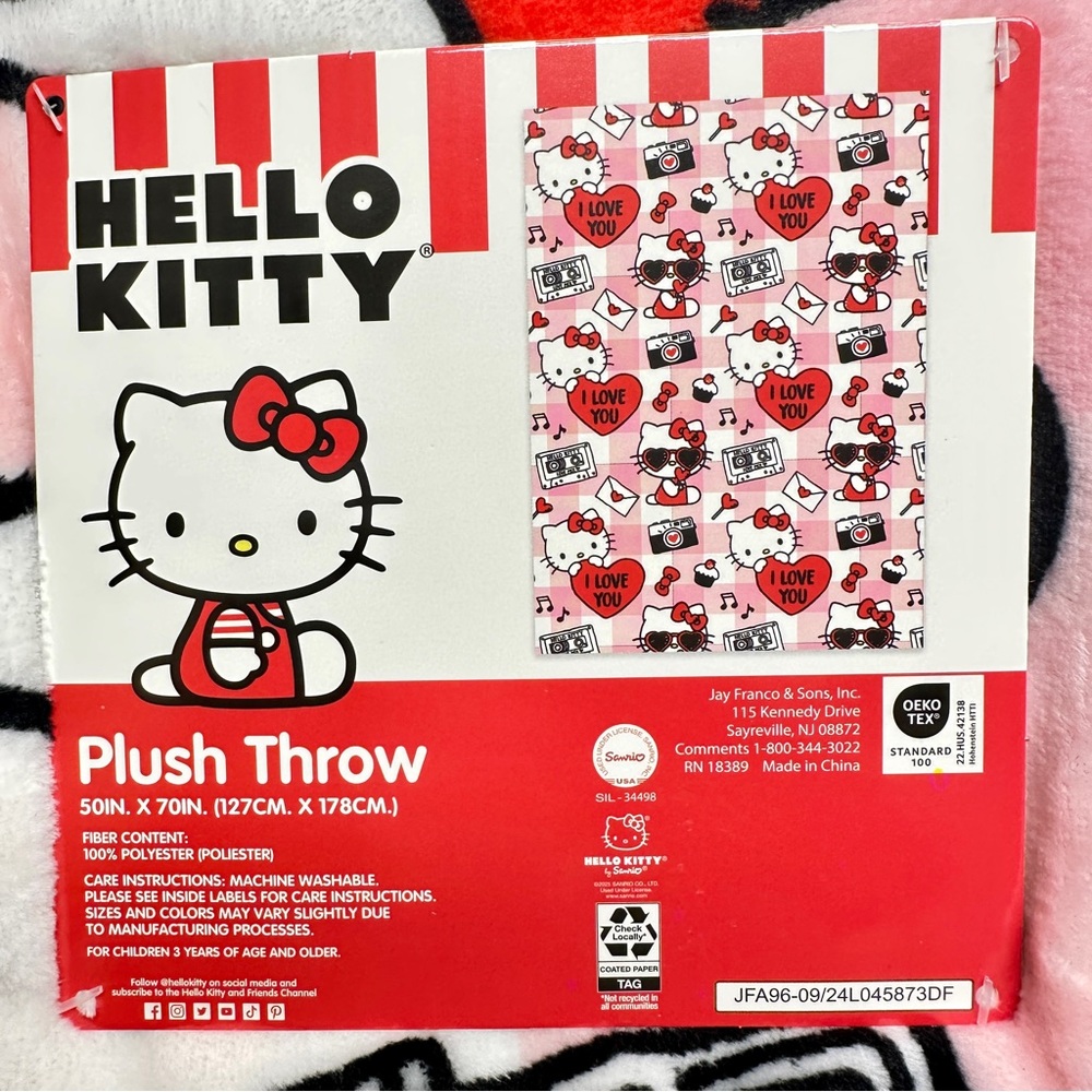 Hello Kitty Valentines Blanket Throw Red Hearts Camera Ready "I Love You" 2025